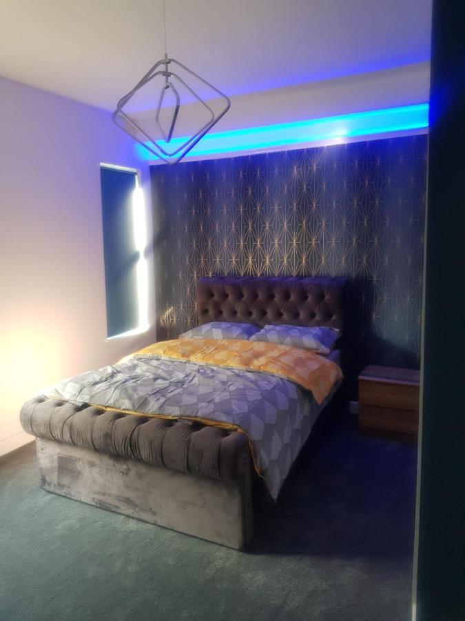 Highfields Living - All Rooms Ensuite- Free Wifi- Free Local Parking Sheffield Extérieur photo