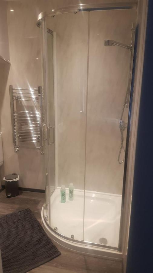 Highfields Living - All Rooms Ensuite- Free Wifi- Free Local Parking Sheffield Extérieur photo