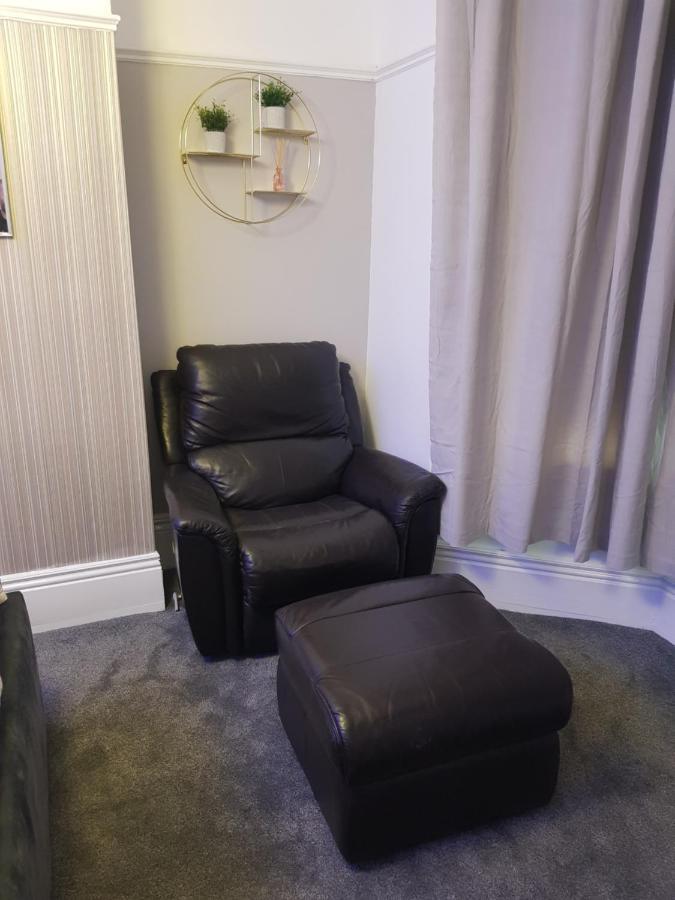 Highfields Living - All Rooms Ensuite- Free Wifi- Free Local Parking Sheffield Extérieur photo