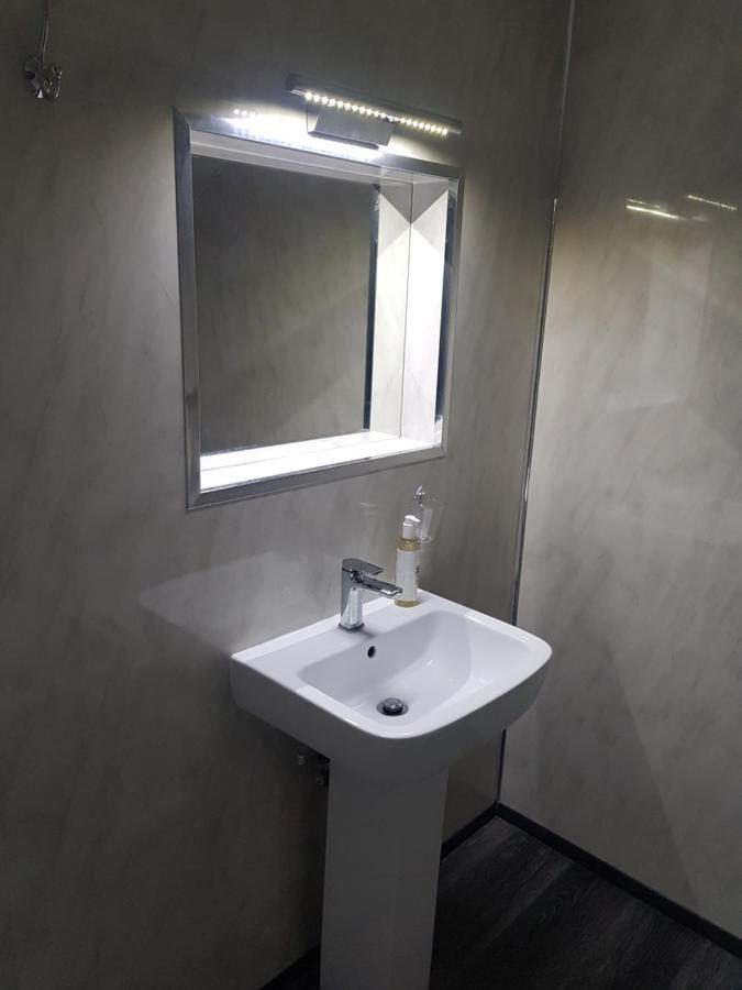 Highfields Living - All Rooms Ensuite- Free Wifi- Free Local Parking Sheffield Extérieur photo